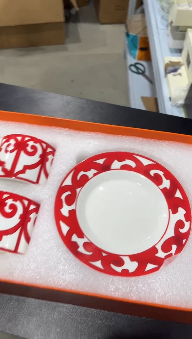 杯子骨瓷（礼盒）咖啡杯碟套（两杯两碟）