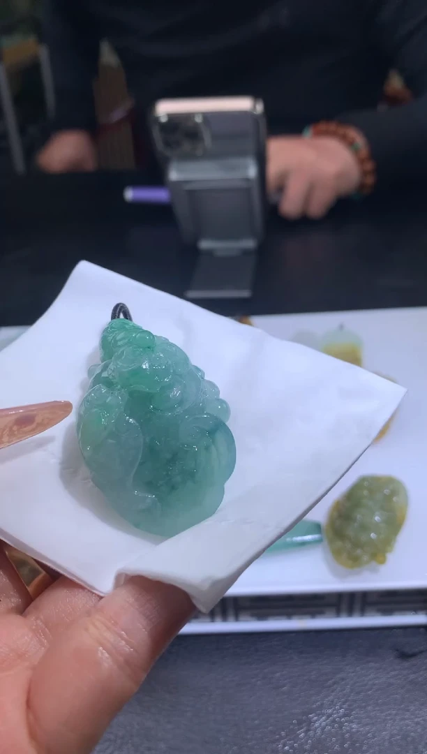 未镶嵌定制翡翠m翡翠