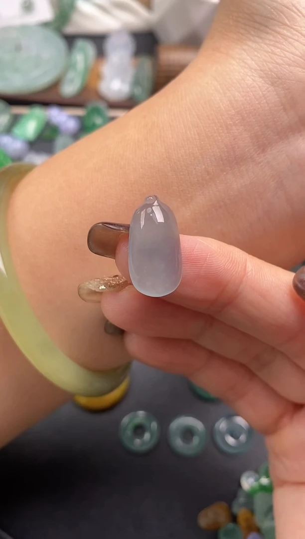 颈饰未镶嵌翡翠刘*珍福瓜