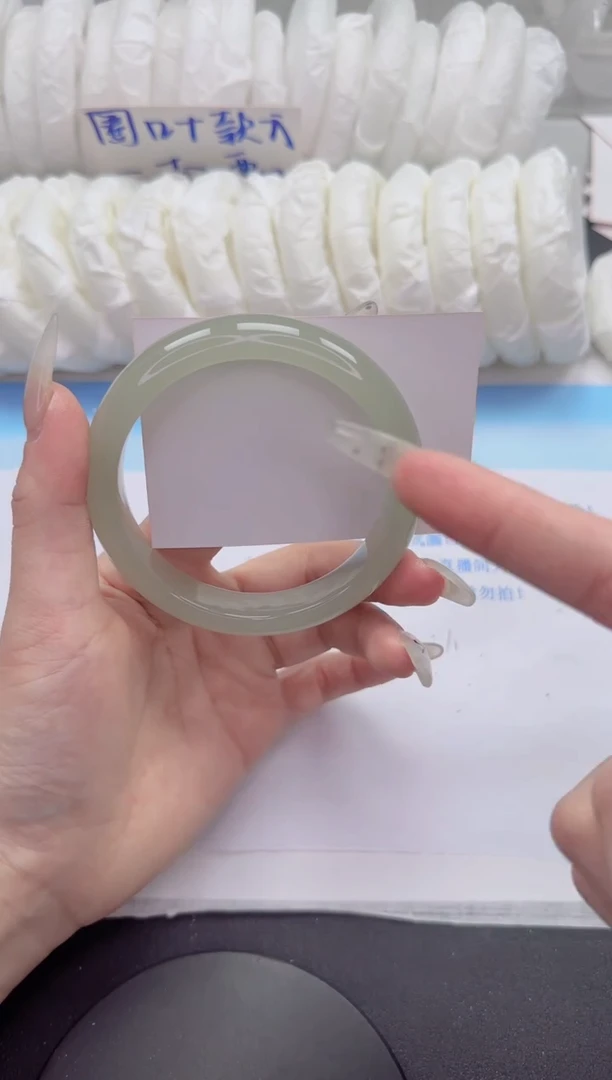 石英质玉手镯未镶嵌222-65