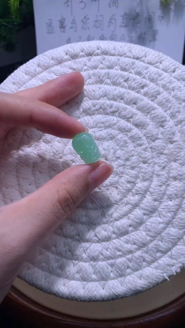 未镶嵌定制翡翠毛货