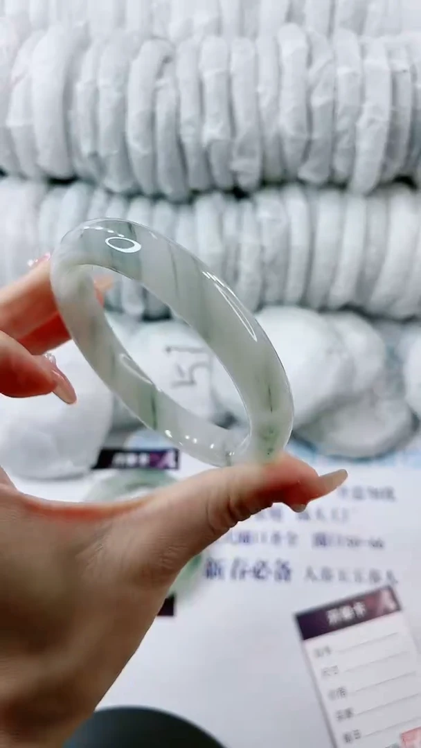 【闪购商品】石英质玉手镯未镶嵌0850603830-63