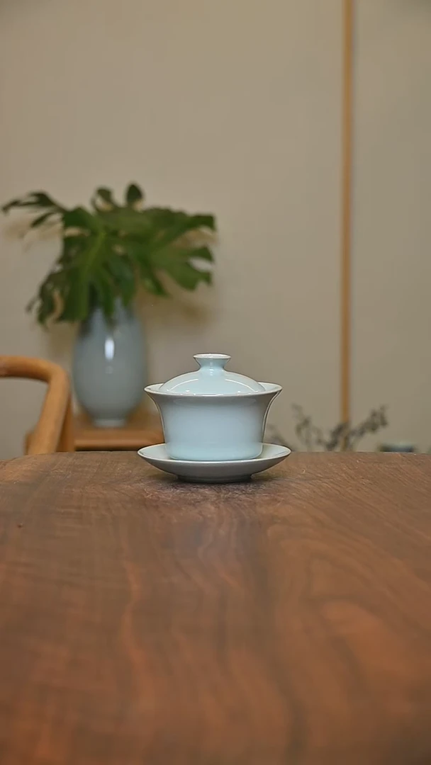 马蹄盖碗 天青 微瑕 朱家款