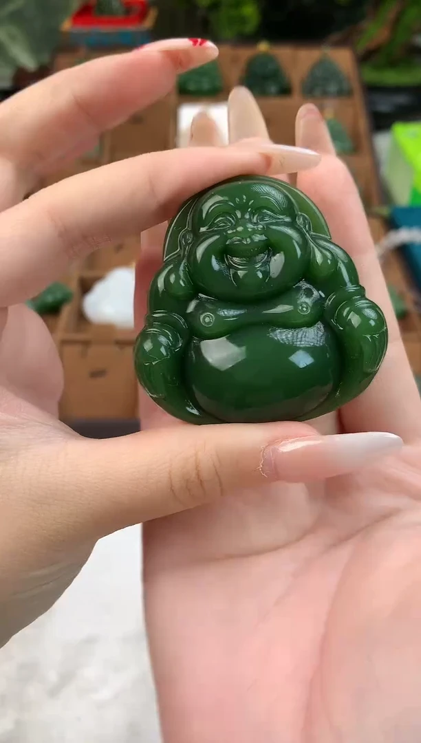 颈饰未镶嵌和田玉吊坠