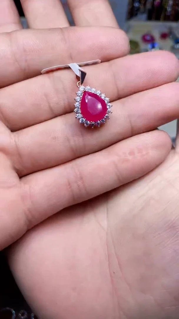【闪购商品】红宝石颈饰银S925镶嵌............