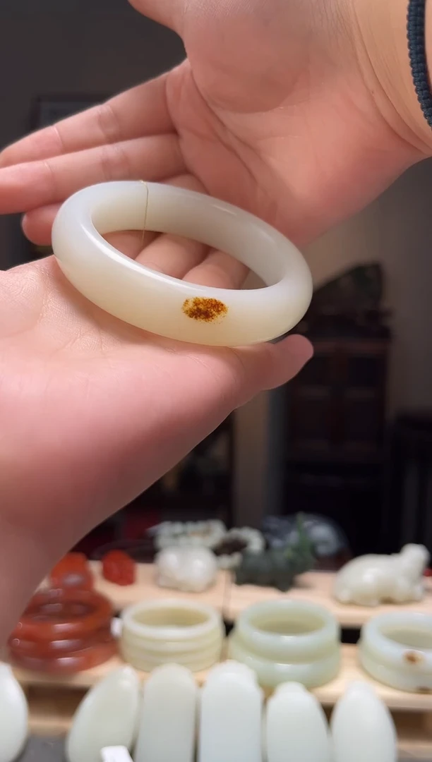 颈饰未镶嵌和田玉秋**艳56+