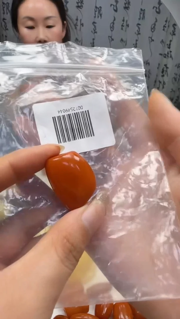 裸石琥珀未镶嵌如图