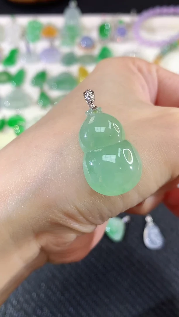 吊坠(不含链)18K金镶嵌翡翠葫芦|2380