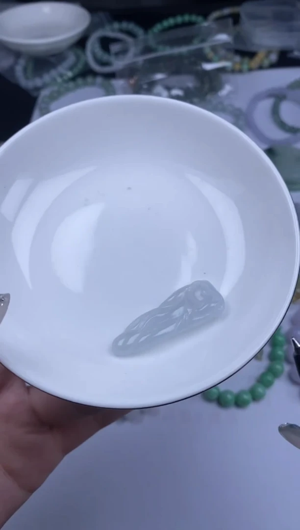 颈饰未镶嵌翡翠散珠批发多样性发货