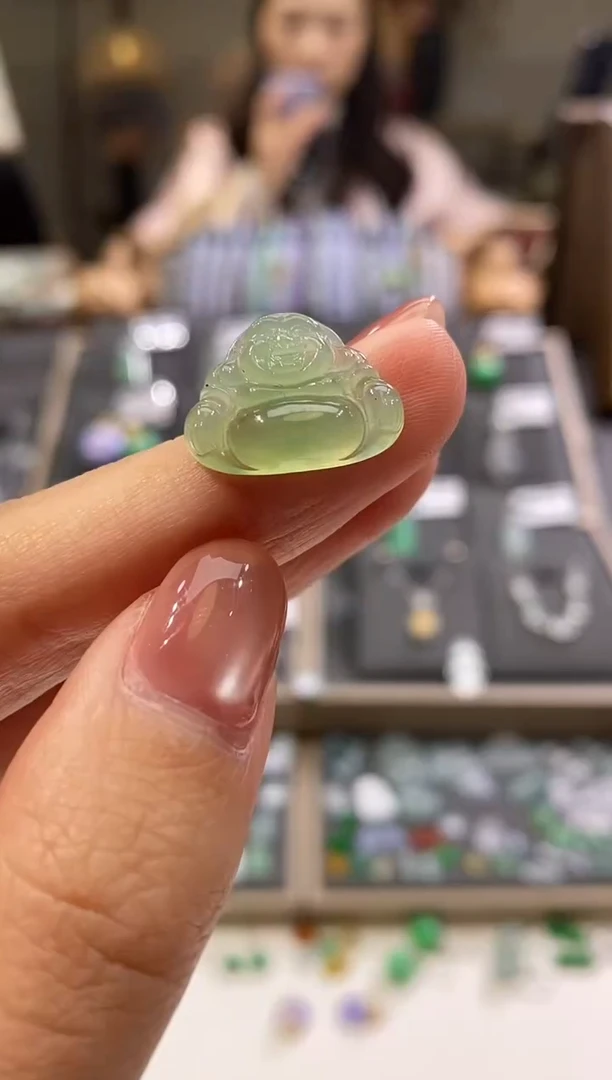 颈饰未镶嵌翡翠佛公