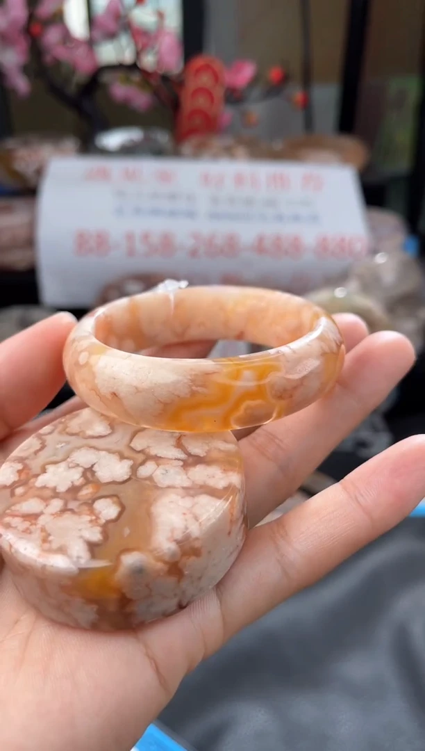 【闪购商品】石英质玉手镯未镶嵌53