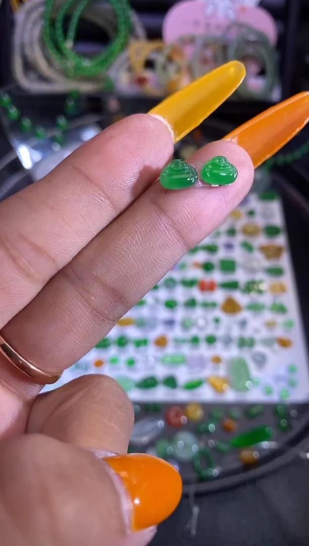 未镶嵌挂件翡翠佛