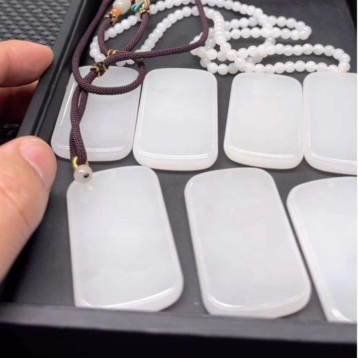 【老郑家】和田玉无事牌挂件(多样性发1件) 带链子