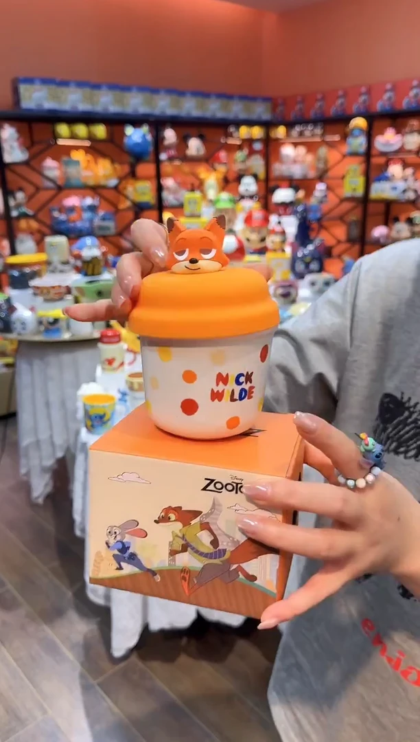 瓷片@@疯狂动物城狐尼克陶瓷手握杯