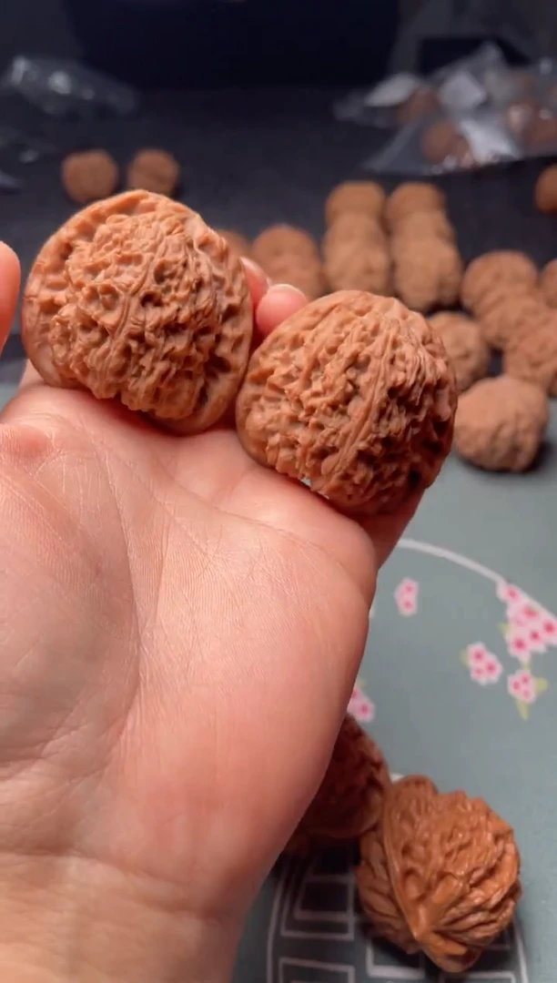 把件文玩核桃w85  南疆石   44尺