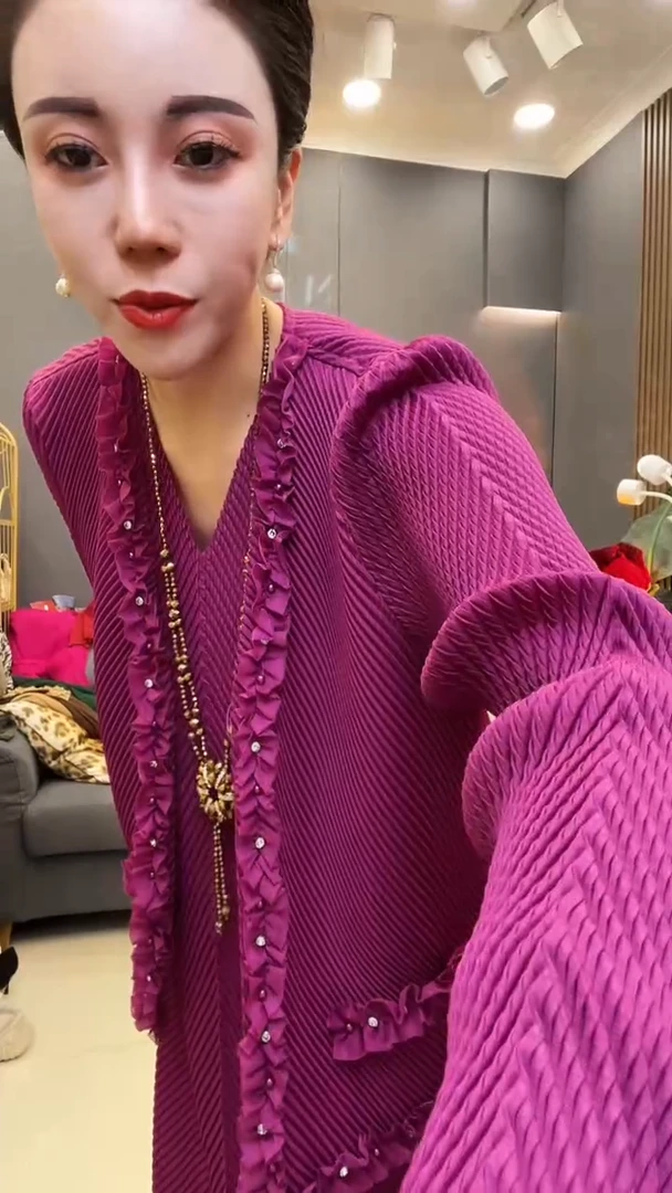 聚酯纤维（涤纶）玫紫色 香风衫