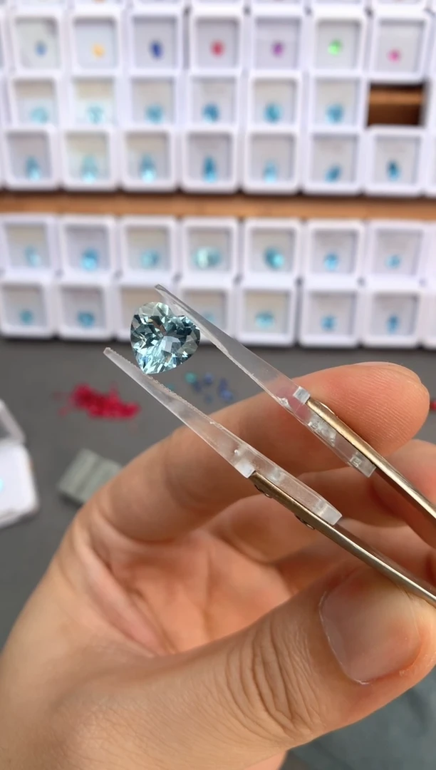 未镶嵌裸石定制海蓝宝石2.1ct 04039