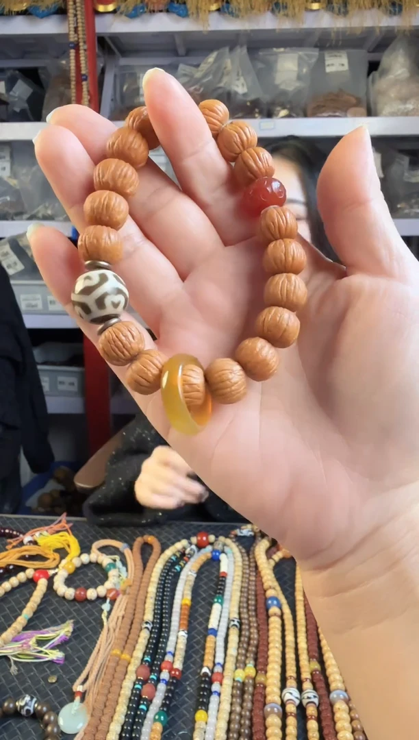 手串猴头核桃全品凤羽猴头手串