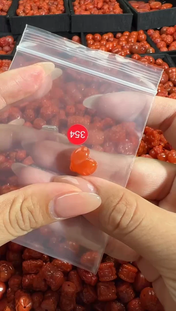 颈饰未镶嵌南红玛瑙1