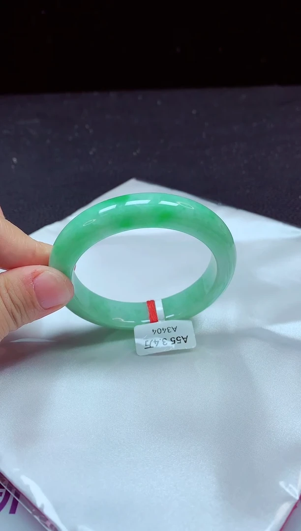 【闪购商品】翡翠手镯未镶嵌镯子53+