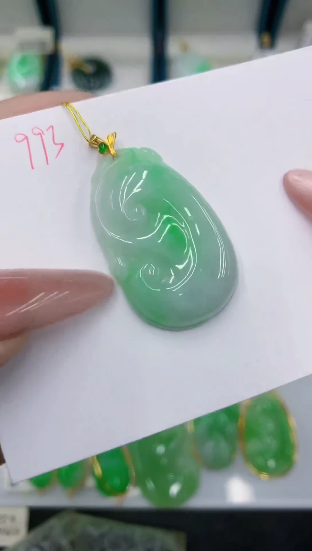 颈饰18K金镶嵌翡翠111111