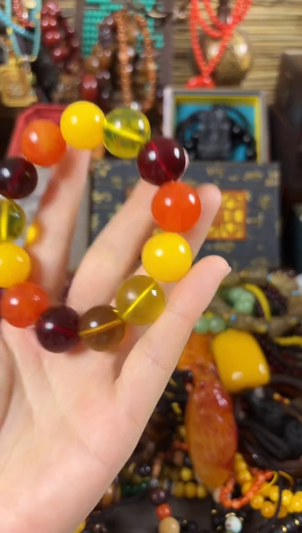 未镶嵌颈饰蜜蜡..................