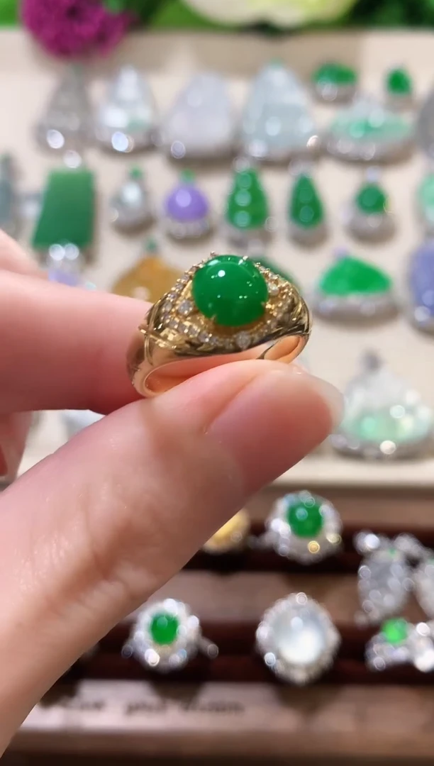 18K金镶嵌戒指翡翠b12