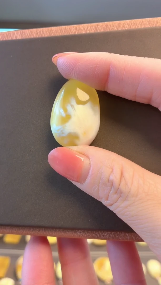 琥珀颈饰未镶嵌天然蜜蜡吊坠