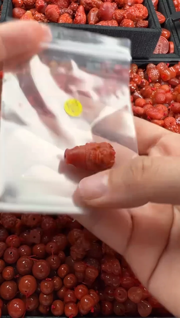 【闪购商品】南红玛瑙颈饰未镶嵌1