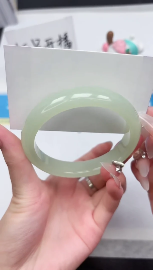 石英质玉手镯未镶嵌289-61