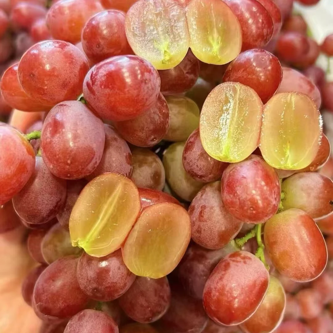 无籽红提4.9元/斤脆甜口感