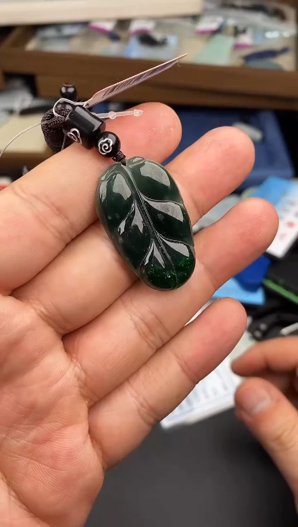 【闪购商品】翡翠颈饰未镶嵌  天然翡翠，一物一图