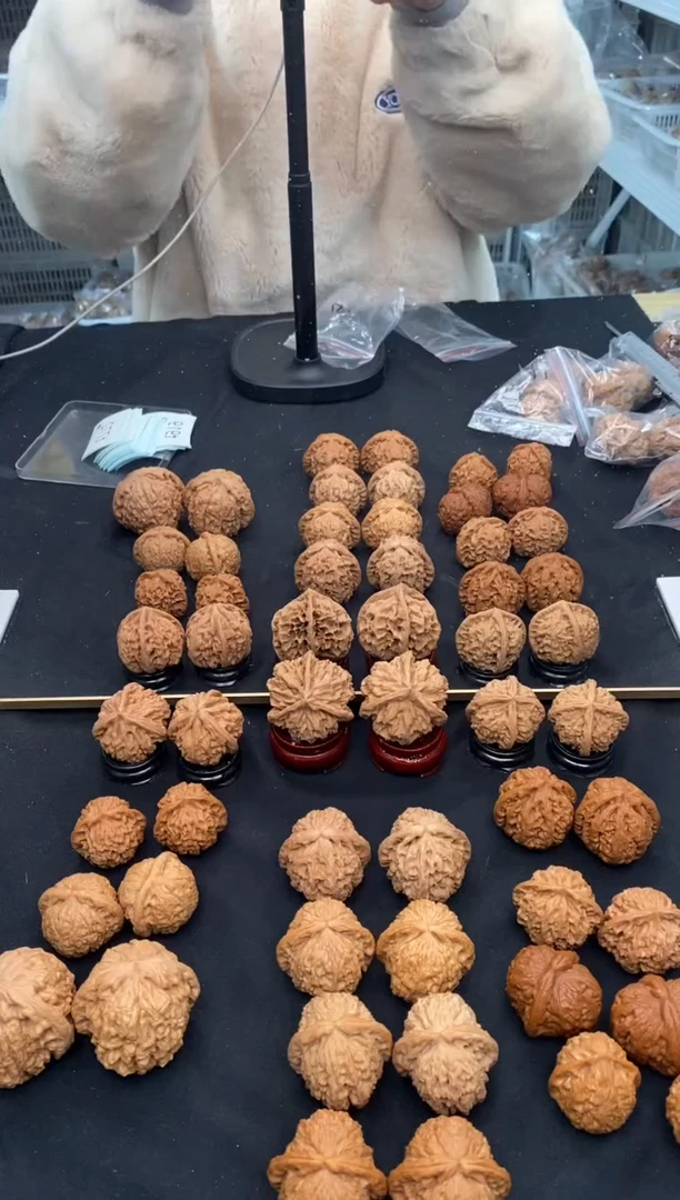 【闪购商品】文玩核桃把件白狮子42