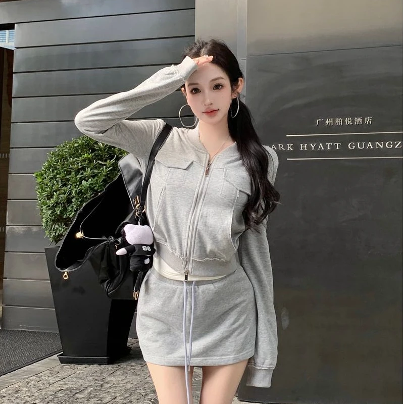 高级感慵懒简约百搭韩系套装女2025秋季新款慵懒风气质上衣短裙