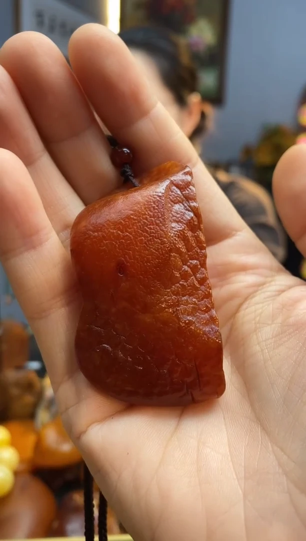 未镶嵌颈饰琥珀吊坠