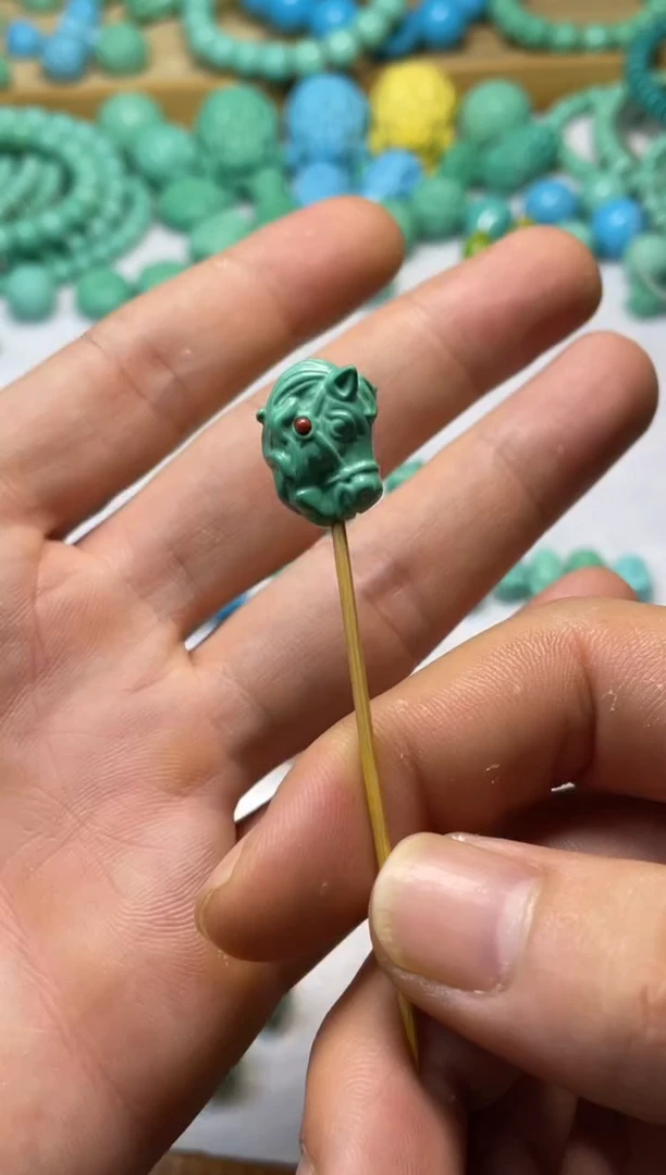 无非金属绿色马头背云