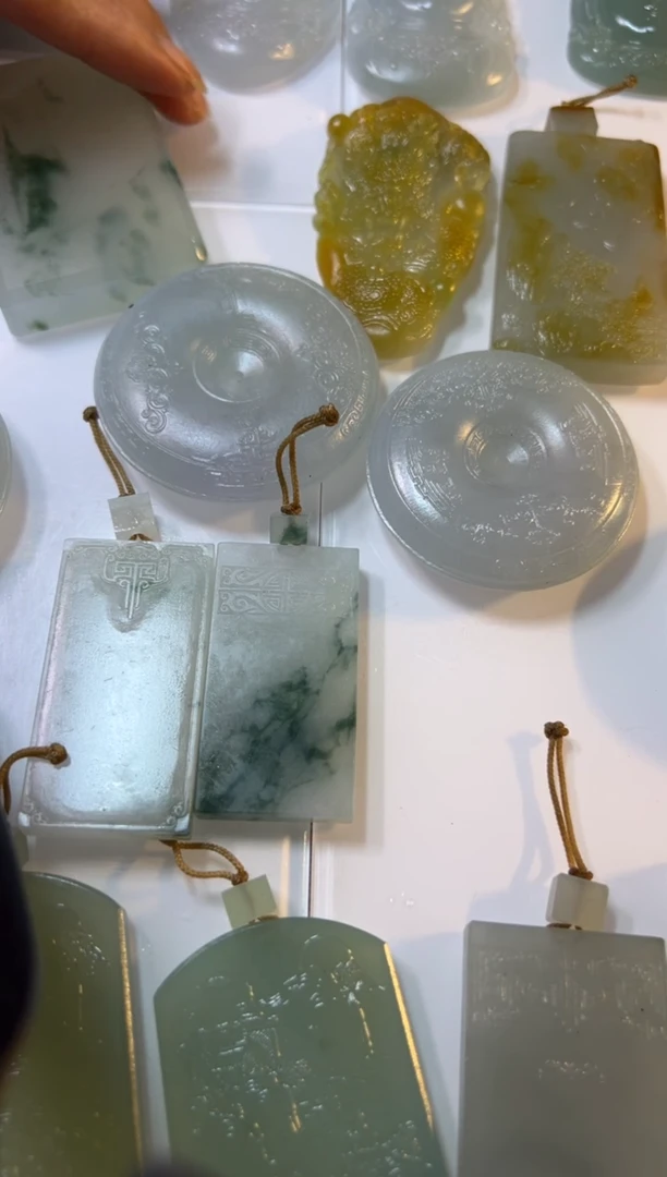 未镶嵌定制翡翠扣子