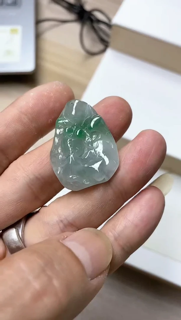 颈饰未镶嵌翡翠30天然缅甸翡翠A货金鱼