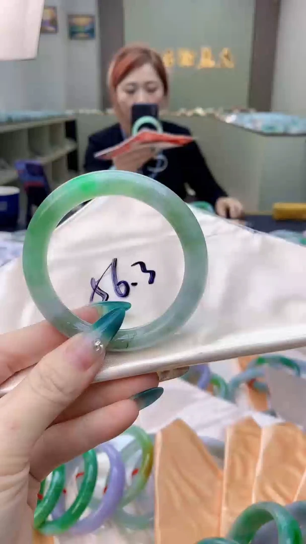 【闪购商品】翡翠手镯未镶嵌0833803841