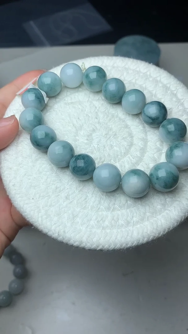 翡翠未镶嵌颈饰珠子