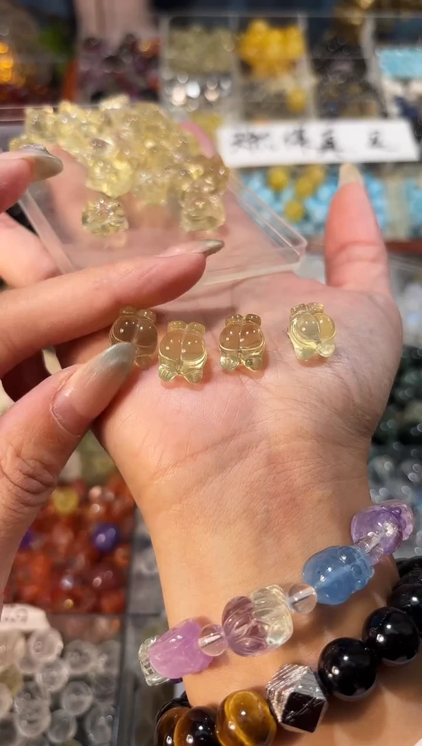 【闪购商品】水晶手串未镶嵌黄水晶叭叭兔子一个