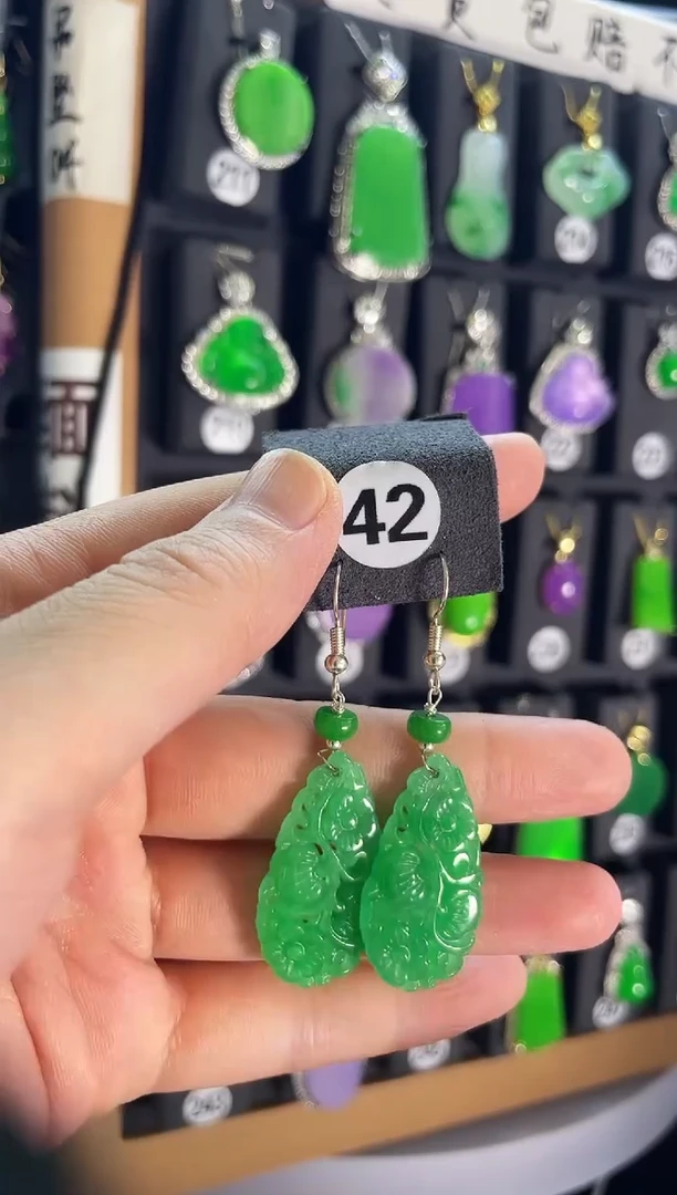 翡翠银S925镶嵌耳饰42....