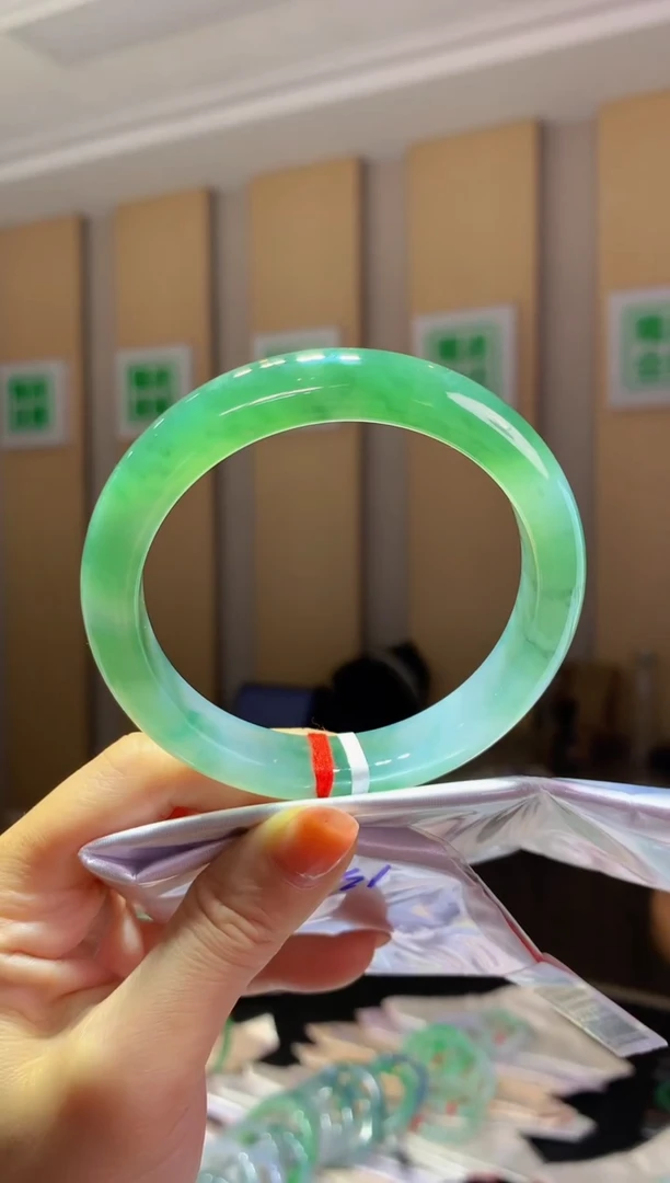 未镶嵌手镯翡翠-Q121 圈口62 全款13万 定金2万