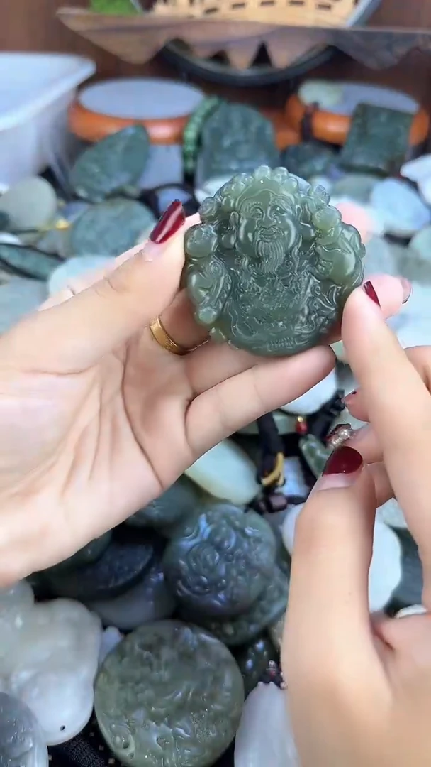 颈饰未镶嵌和田玉1
