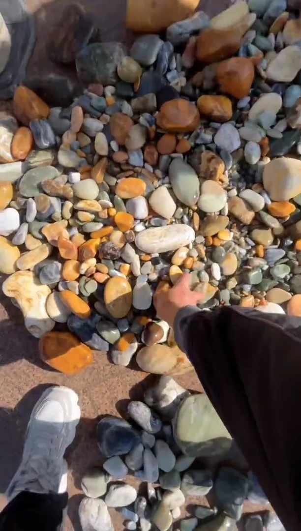 未镶嵌和田玉（糖玉）挂件和田玉