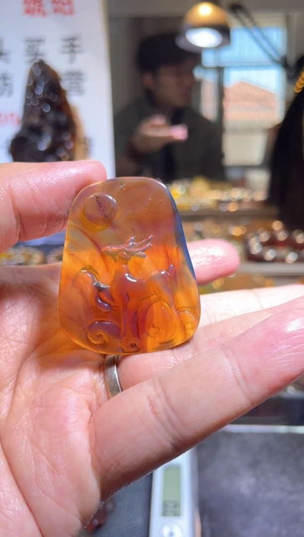 【闪购商品】琥珀裸石未镶嵌红蜜 小鹿