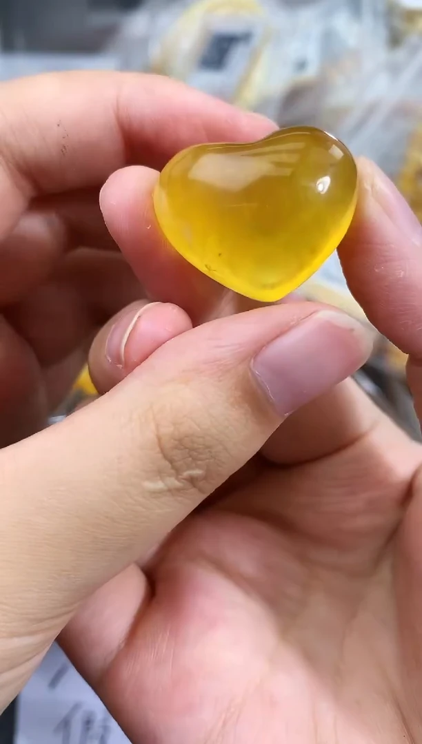 未镶嵌琥珀珠宝奇石29