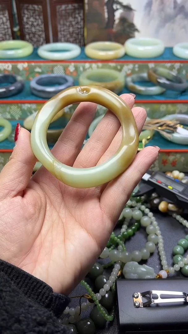 未镶嵌手镯和田玉新疆籽随行56+