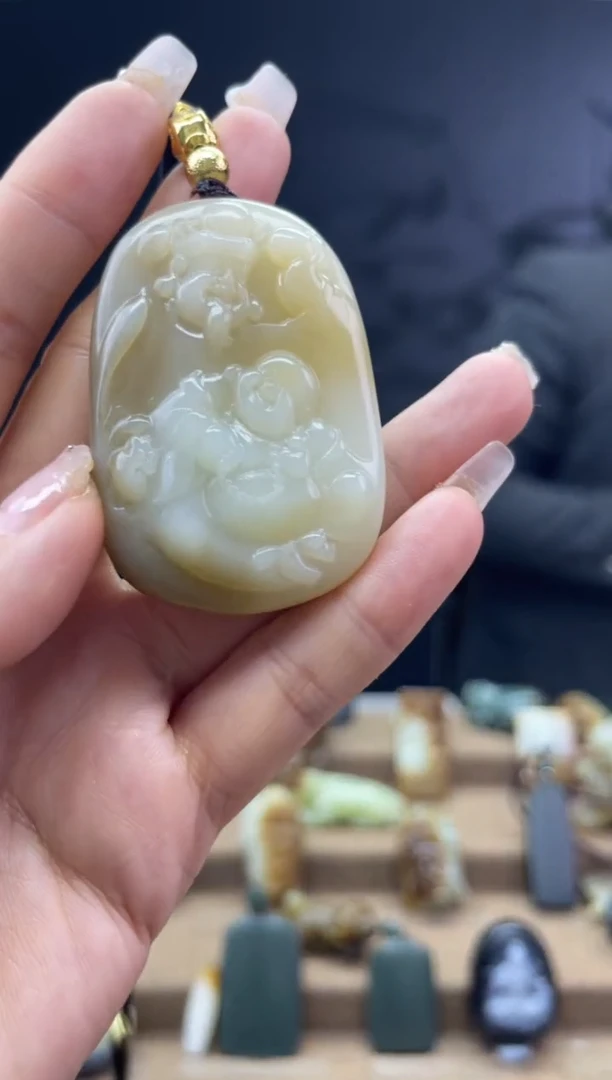 颈饰未镶嵌和田玉1