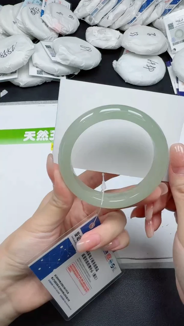 未镶嵌手镯石英质玉0242-54